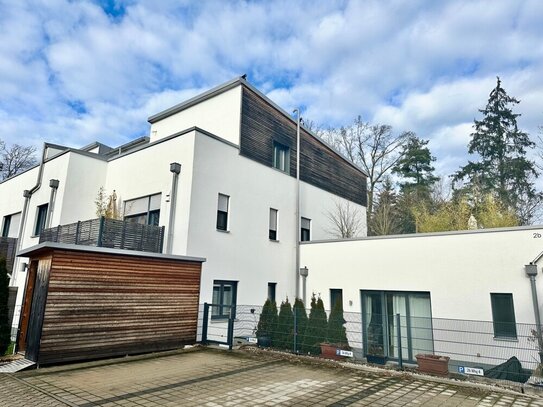 Wunderschöne 3 Zi. Dachterassenwohnung + Balkon - ruhiges Niedrigenergiehaus mit Lift - EBK optional