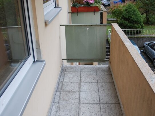 500m zum Wöhrder See: 1-Zimmer-Wohnung mit großem Balkon und separater Küche