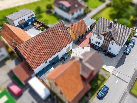 Großzügiges Einfamilienhaus samt Einliegerwohnung mit vielen tollen Nebengebäuden in Höckersdorf