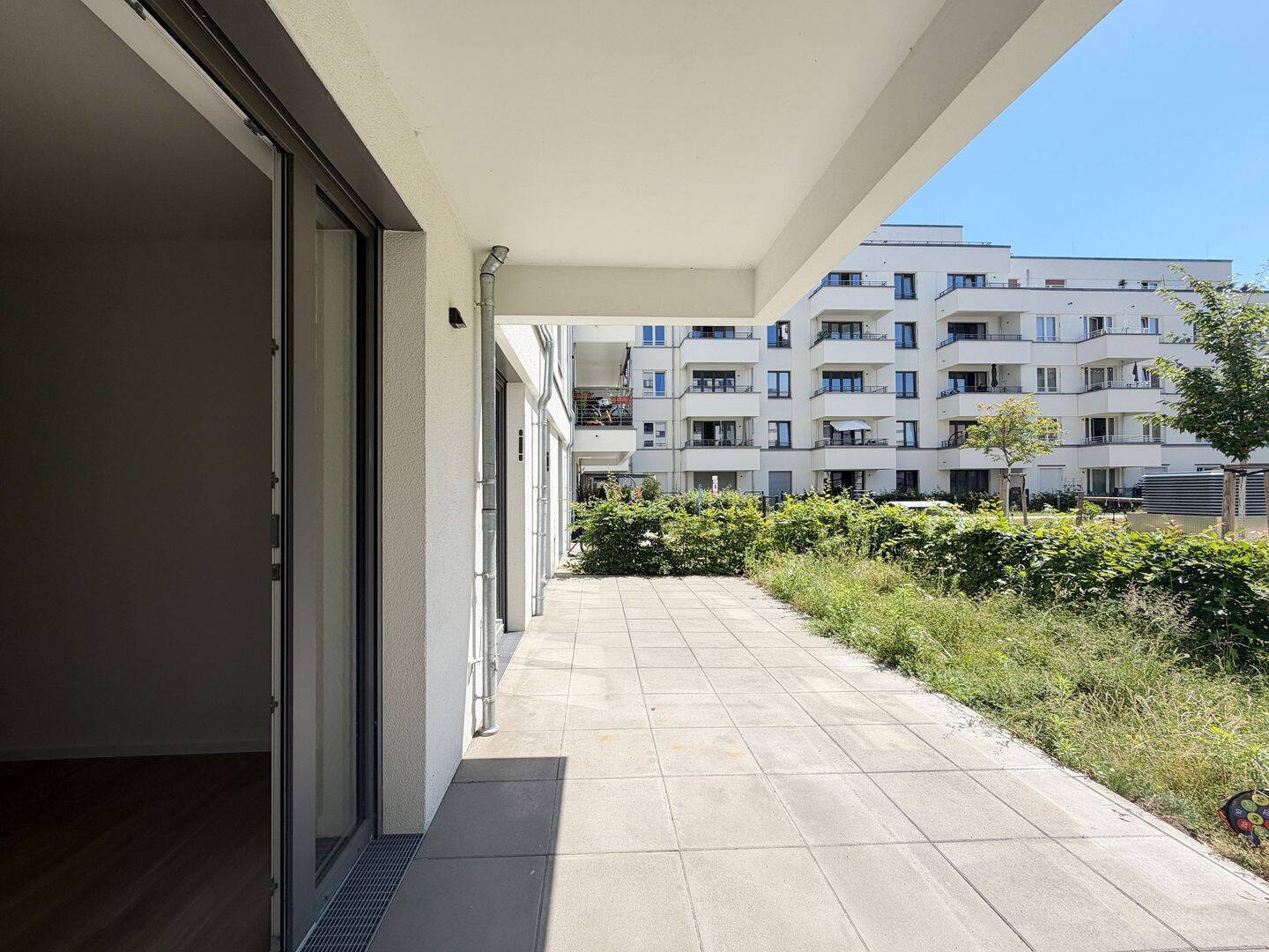Großzügige Terrassenwohnung in den "Alboingärten" - Photo 1