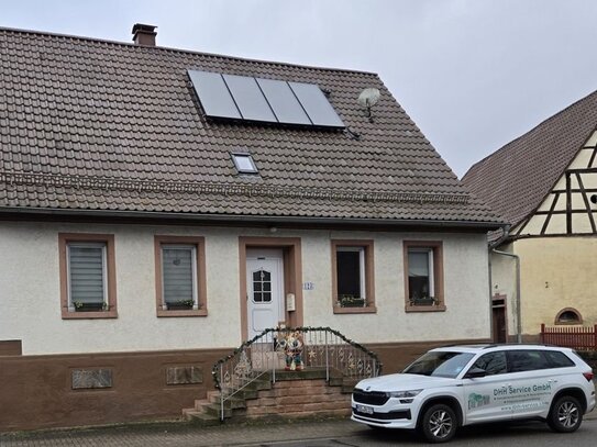 Liebevolles, saniertes Einfamilienhaus mit großer Scheune und Anbau in Oberschwarzach zu verkaufen.