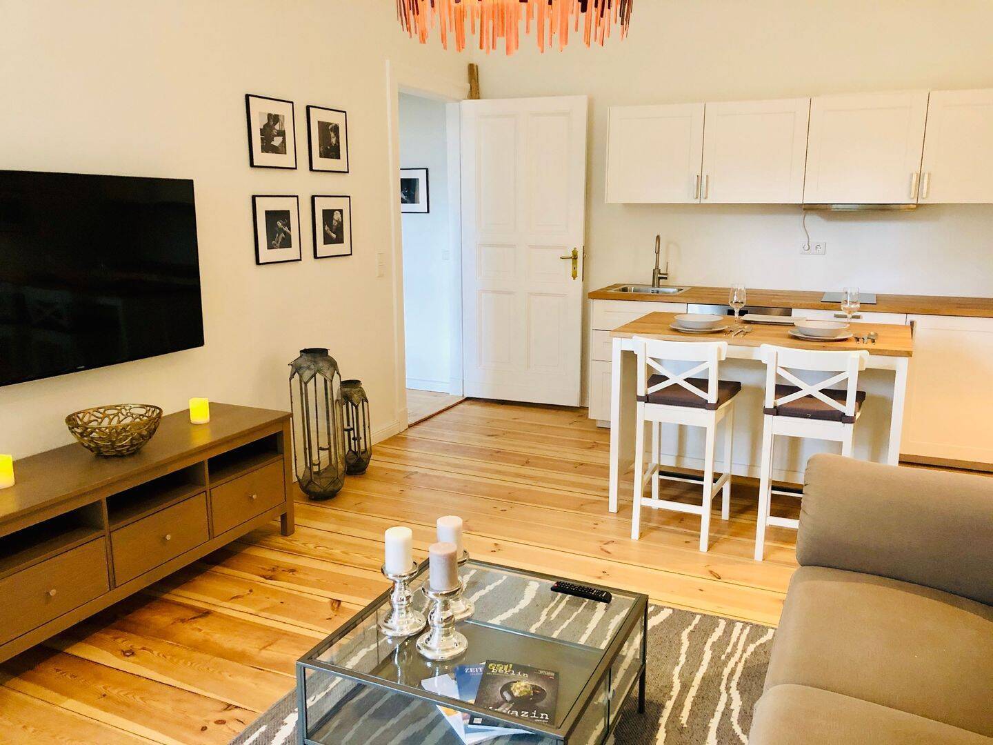 ALL INKLUSIVE für 1.290 €! Möblierte 2-Zimmer-Wohnung in stilvollem Altbau mit 20 m² Terrasse - Foto 1