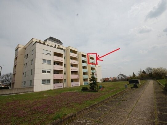 Balkon, Einbauküche, Tiefgaragenstellplatz, Aufzug, möbliert ? ....