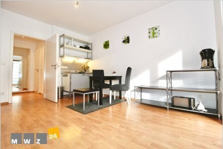 Pempelfort/Hofgarten: Kompaktes Business-Apartment in top City-Wohnlage, Ruhige Wohnstraße in