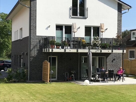 Ostsee: 500 Meter zum Strand - Neubau mit großer Terrasse und eigenem Garten