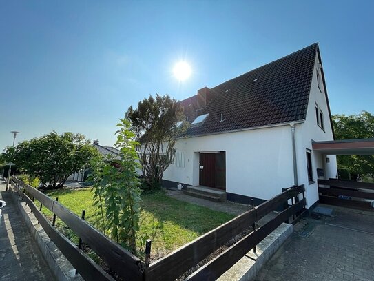 Weisenheim am Berg/ Dt.Weinstraße - Großes, freistehendes EFH in ruhiger Wohnlage. Terrasse, Garten, Garage uvm.