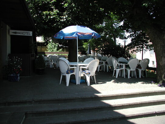 Restaurant brauereifrei mit Biergarten und Wohnung