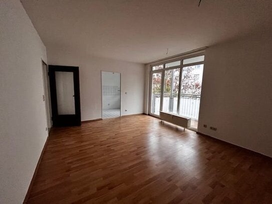 Sehr schöne gepflegte 2-Raumwohnung mit Balkon in Magdeburg-Reform