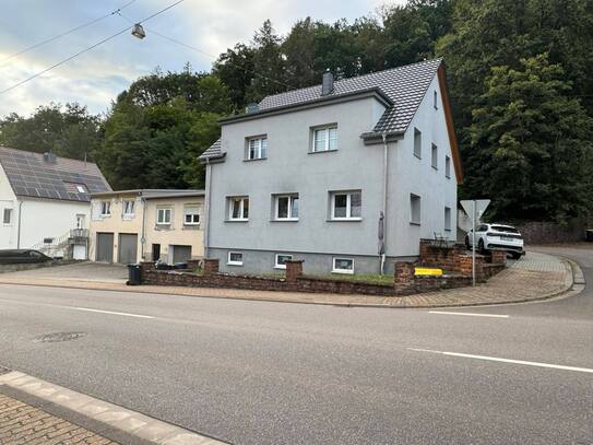 Mehrfamilienhaus mit 4 Wohnungen kernsaniert INVESTOREN AUFGEPASST