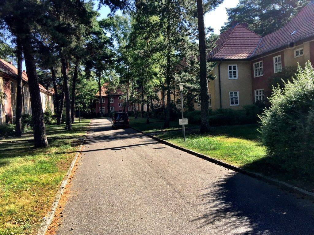 Möblierte stilvolle Altbauwohnung in Zehlendorf - Wohnen auf Zeit - Photo 1