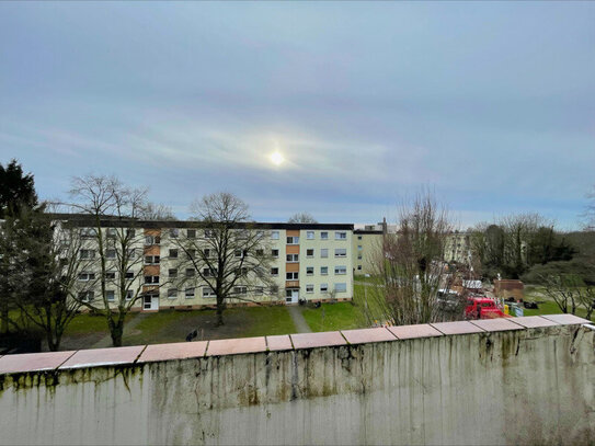 Gut geschnittene 2-Zi.-Wohnung mit Balkon!