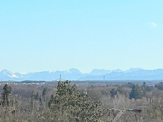 Helle ganz neu renovierte und großzügige 2 Zi-Whg mit Alpenblick-Balkon in ruhiger Lage nahe S-Bahn