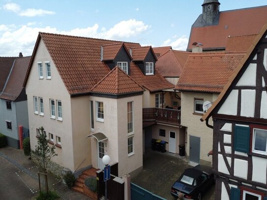 Friedrichsdorf - Burgholzhausen: Wohnhaus im idyllischen Stadtkern!