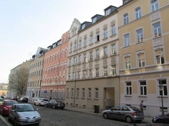 Günstig und neu saniert! 3-Raumwohnung mit Balkon zu vermieten
