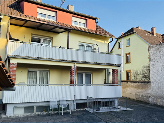 Teilvermietetes 3-Familienhaus mit 2 Garagen und herrlichem Garten! **provisionsfrei**