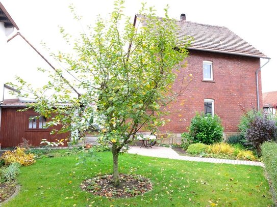 Gemütliches Einfamilienhaus ohne Sanierungsstau mit Nebengebäude und kleinem Garten in Bebra Weiterode !