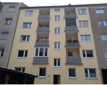 gemütliche 2 Zimmer Wohnung mit Balkon 3. OG .