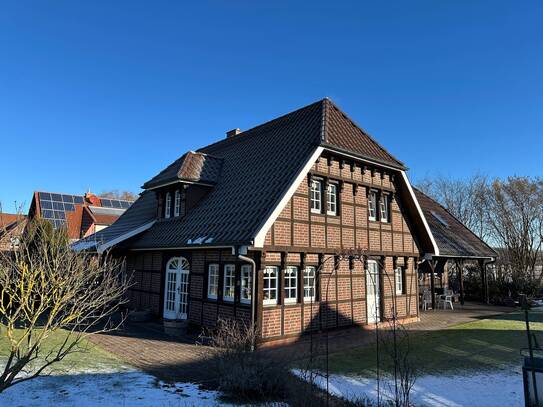 Schönes Fachwerkanwesen am Feldrand!