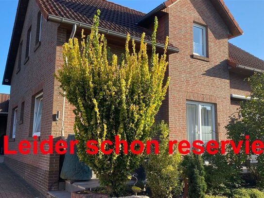 RESERVIERT durch DEGEN+SIEMERS!! Sandkrug: Individuelle Doppelhaushälfte auf ruhigem Hintergrundstück!