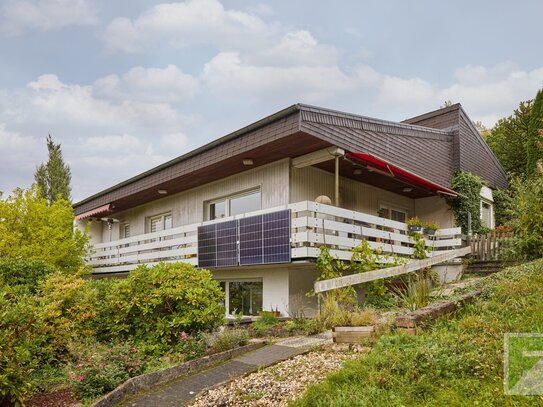 Einfamilienhaus mit Einliegerwohnung auf großem Grundstück mit Nähe zur Natur