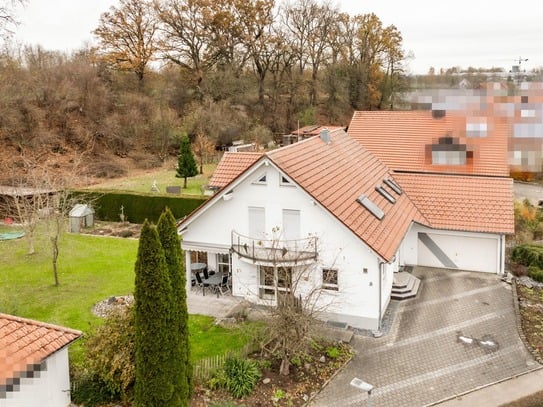 Modernes Einfamilienhaus mit traumhaftem Grundstück in Baltringen