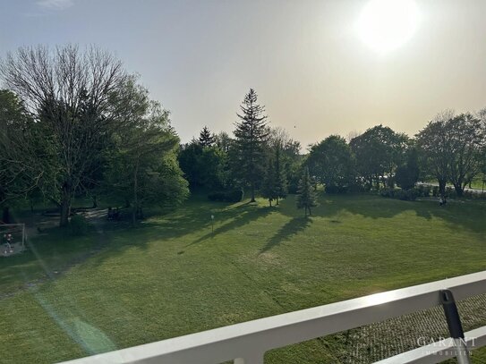 Moderne 3 Zimmer-Wohnung mit Balkon und Parkblick in Karlsfeld