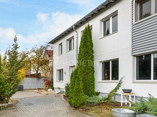 Einzigartige DG-Wohnung mit Luxusausstattung, Wellnessbereich & großzügigem Außenbereich (ca. 80m²)