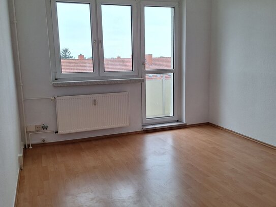 ** Miete 3 Zimmer - zahl nur 2** - 3-RW mit Balkon - ideal für WG oder kleine Familie