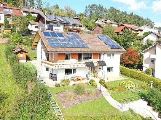 Sehr gepflegtes Haus mit 2 Wohnungen und traumhaften Ausblick