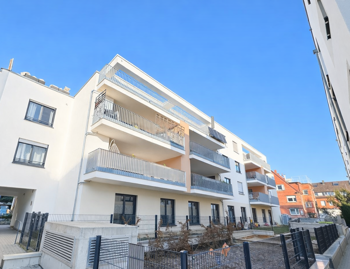 Repräsentative, neuwertige 4,5-Zimmerwohnung mit ca. 20 m² großem, überdachten Balkon