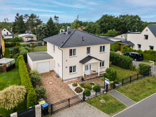 Provisionsfrei, Stadtvilla mit großem Garten, Terrasse und Garage, Familientraum