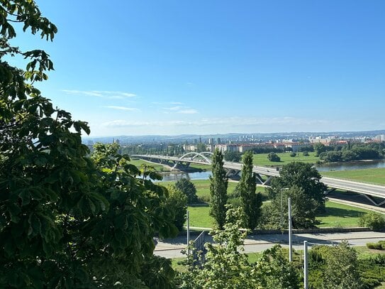 MÖBELIERTES 2-ZIMMER APARTMENT MIT BLICK ÜBER DRESDEN