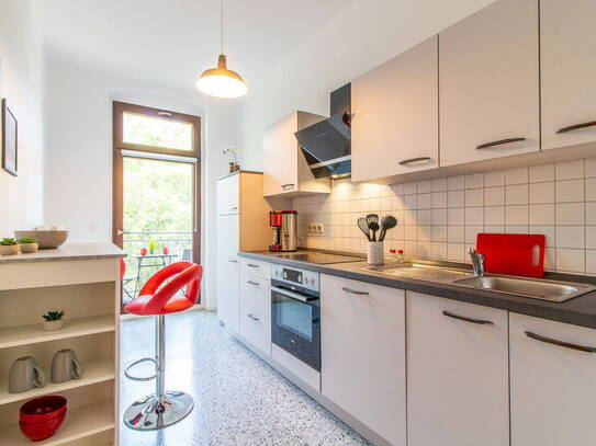 Sonderpreis: komplett möblierte 2-Zimmer-Wohnung mit Balkon in zentraler Lage