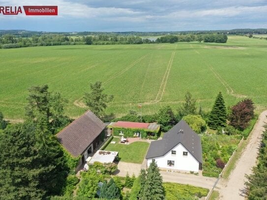 Mit Scheune und Gästewohnung ** Gepflegtes Landhaus in idyllischer Lage