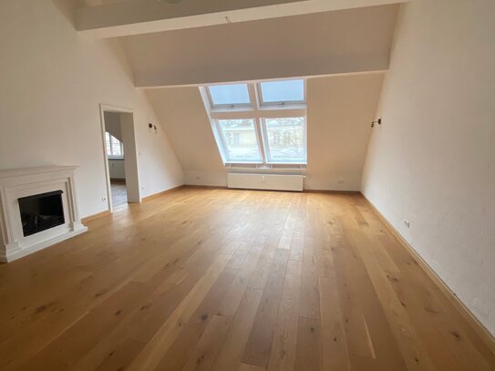 Schöne Altbau DG- Wohnung in Berlin-Grunewald