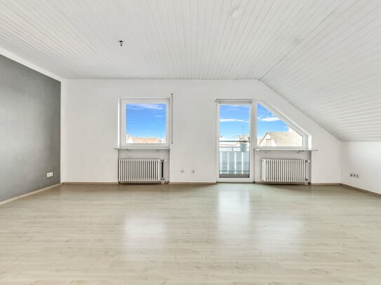 Provisionsfrei! Gepflegte 3-Zimmer-Maisonette-Wohnung, mit Dachstudio und Balkon in Forchheim.