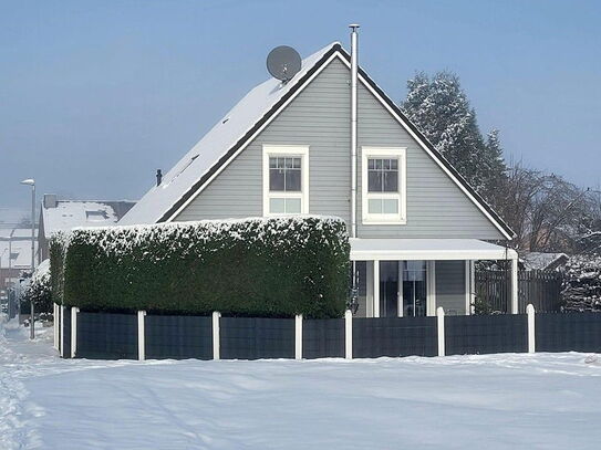 Freistehendes, lichtdurchflutetes Einfamilienhaus, Feldrandlage mit unverbautem Weitblick