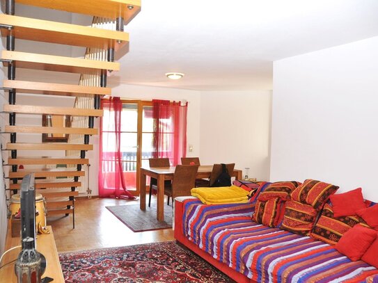 ***Traumhafte, helle 4 Zimmer Wohnung mit 2 Balkonen in absolut ruhiger, Grüner Lage***