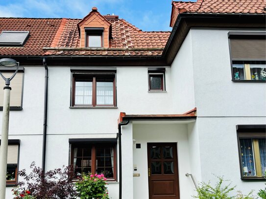 Charmantes Reiheneinfamilienhaus mit Garage und kleinem Garten in Nordhausen