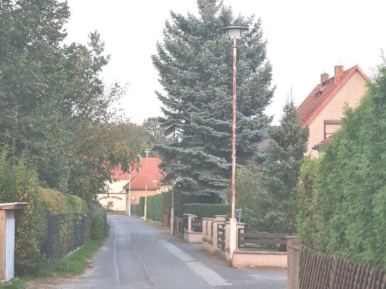 in Kalkreuth (neben Radeburg bzw. Großenhain) wohnen GRÜN-RUHIG-GÜNSTIG