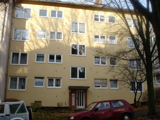 Für Renovierungsprofis! Schöne 3-ZKB-Wohnung mit Balkon im Vorderen Westen