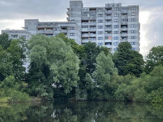 CHARMANTES ZUHAUSE MIT BLICK AUF DEN TEICH