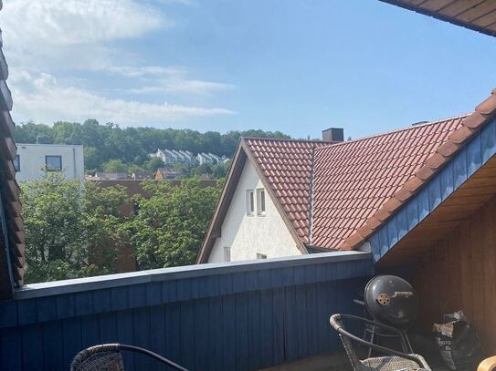 3 Zimmer DG-Wohnung mit Dachterrasse - zentral in Feuerbach