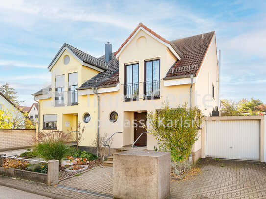 Ihr Traumzuhause: Charmante Doppelhaushälfte mit zeitloser Eleganz und angenehmen Flair