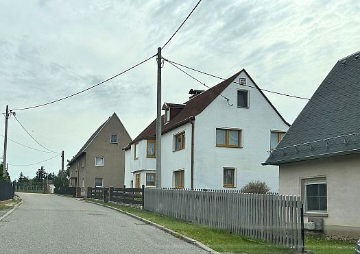 Einfamilienhaus sucht neue Hausherren in 04654 Frohburg im Ortsteil Hopfgarten