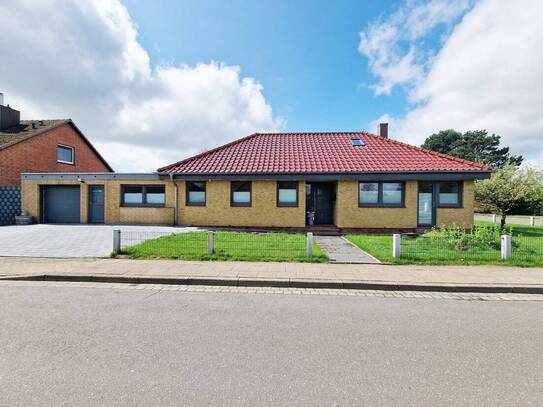 Modernisierter Bungalow mit Garage auf ca. 680 m² großem Grundstück