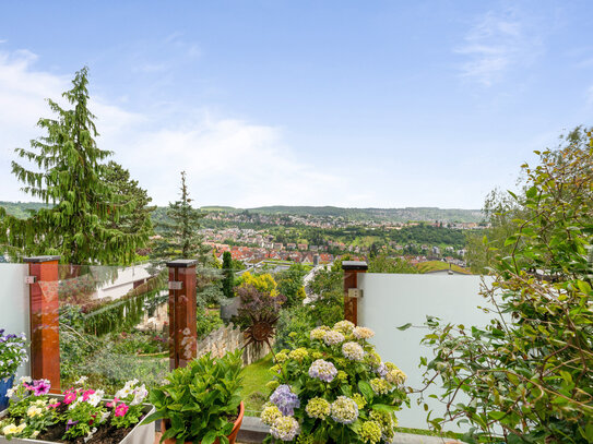 Charmante 4,5 Zi. Wohnung mit einem Garten & Panoramablick in Esslingen Sulzgries