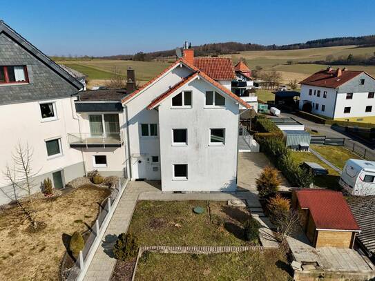 HOHENSTEIN-BORN: Eine XXL-Doppelhaushälfte - sofort bezugsbereit!