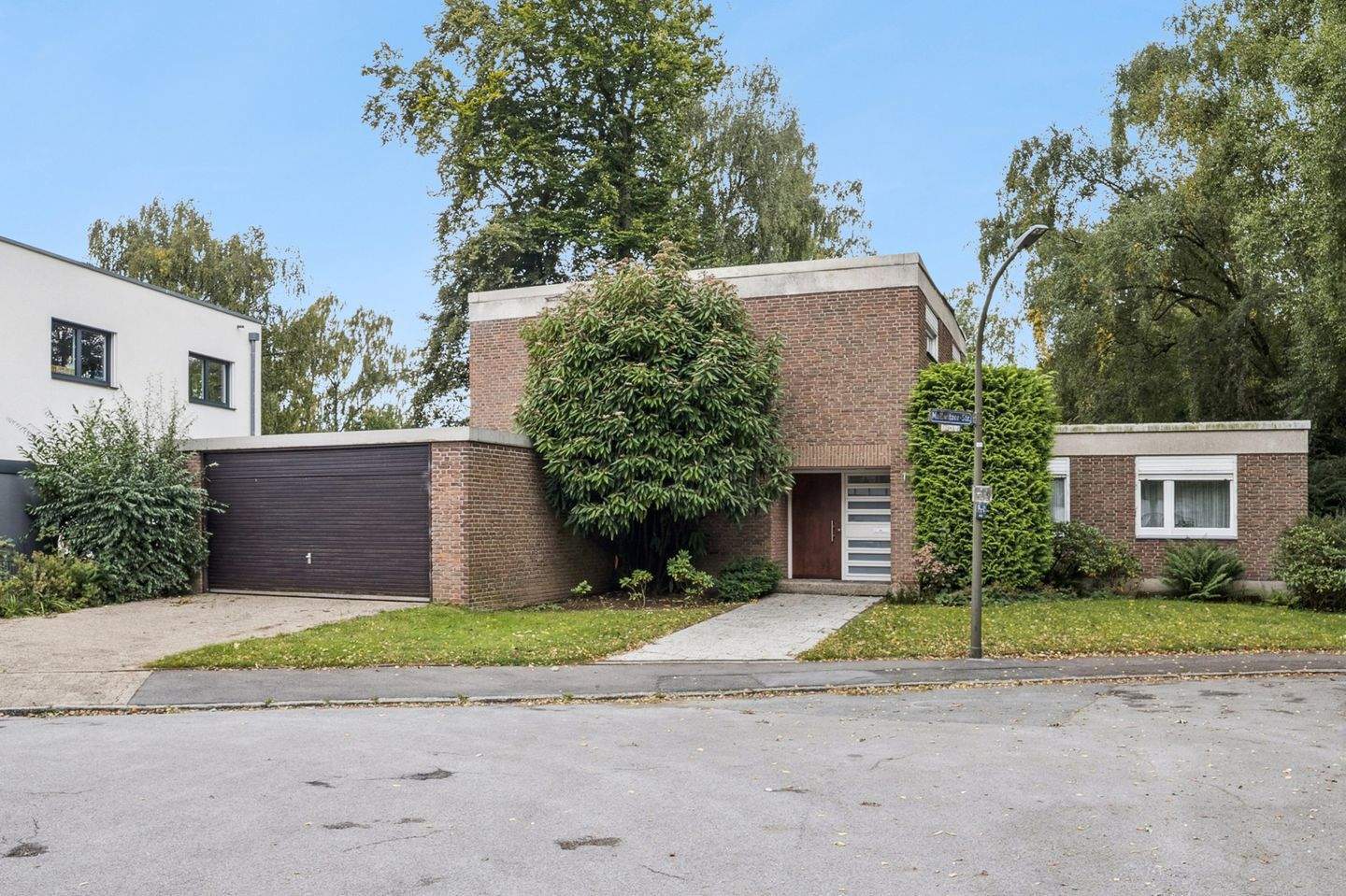 Einfamilienhaus der klassischen Moderne in bester Innenstadtlage
