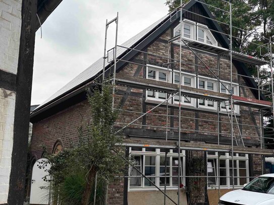 Kernsanierte Erdgeschosswohnung in ruhigem Hinterhof mit gehobener Ausstattung und eigener Terrasse innerhalb der Wälle